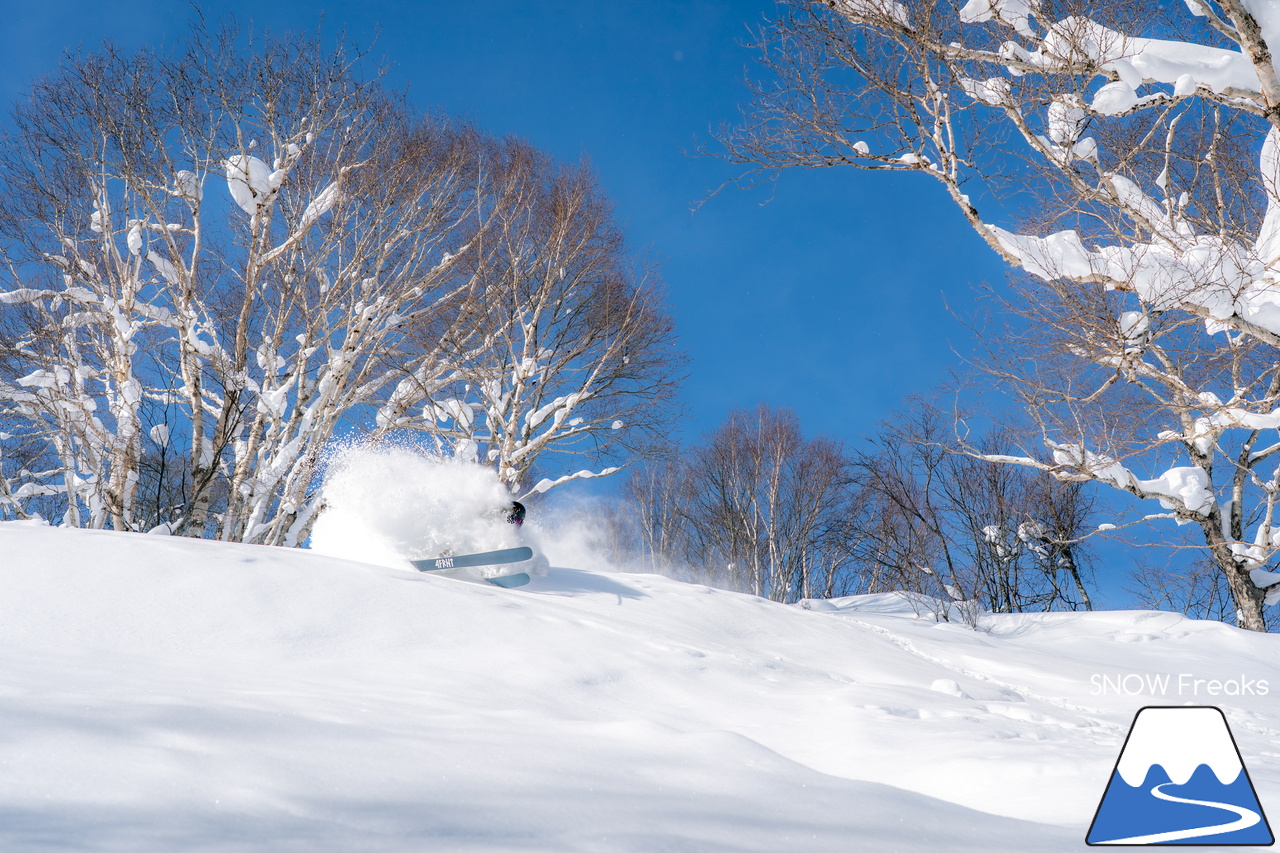サッポロテイネ｜プロスキーヤー・中西太洋さんが、今季 SNOW Freaks 初登場。コンディション良好なゲレンデ＆パウダーを滑る、そして、撮る！